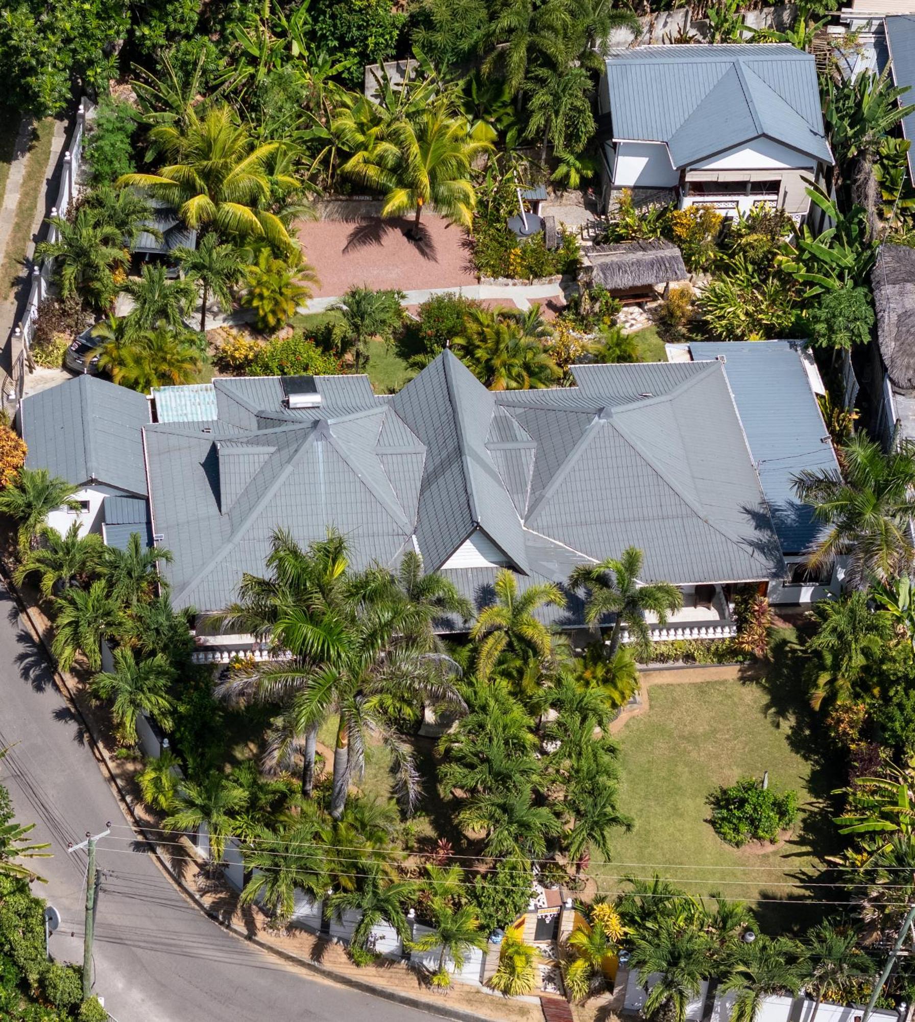 Nid'Aigle Lodge Baie Sainte Anne Exteriör bild