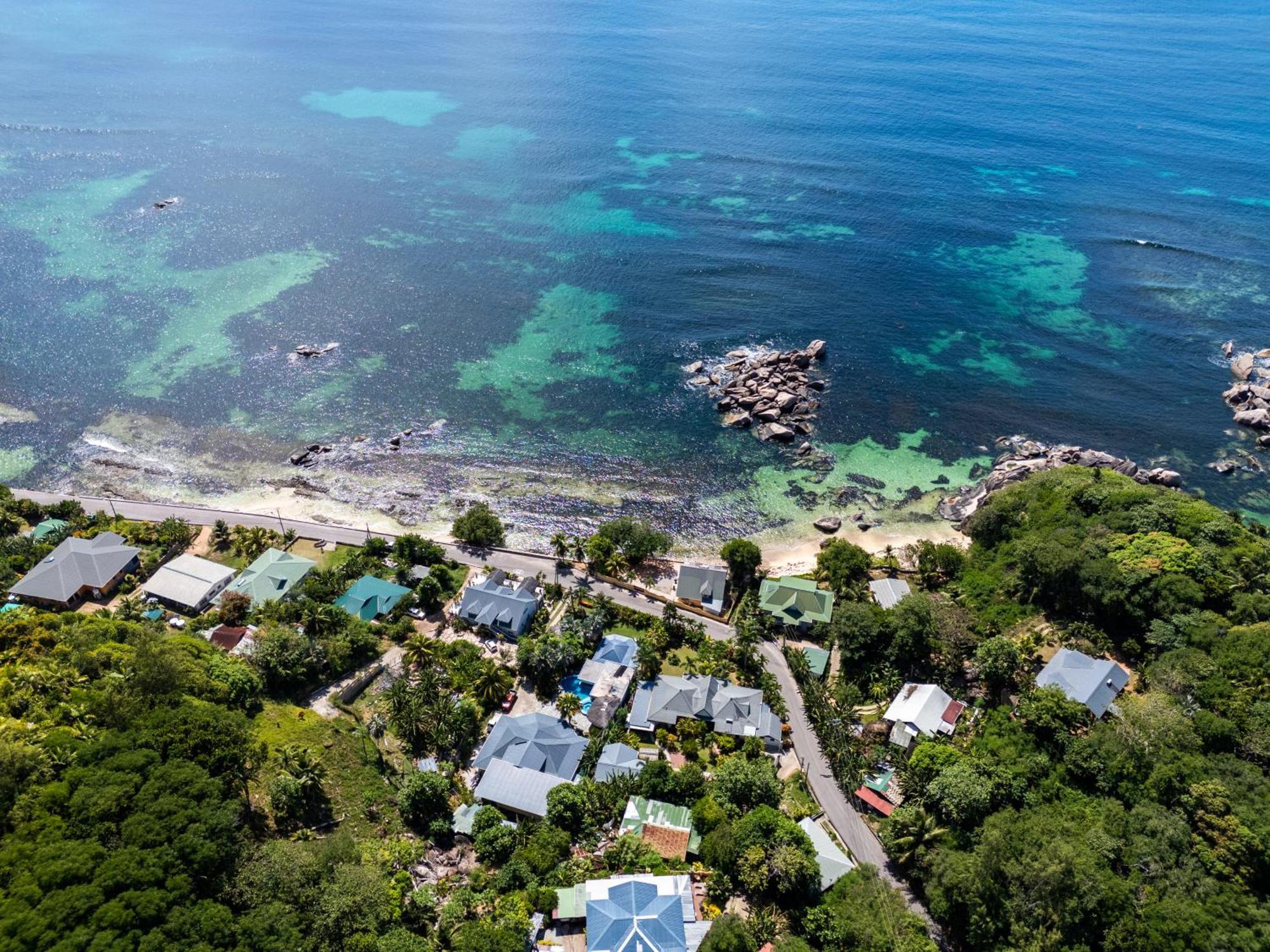 Nid'Aigle Lodge Baie Sainte Anne Exteriör bild