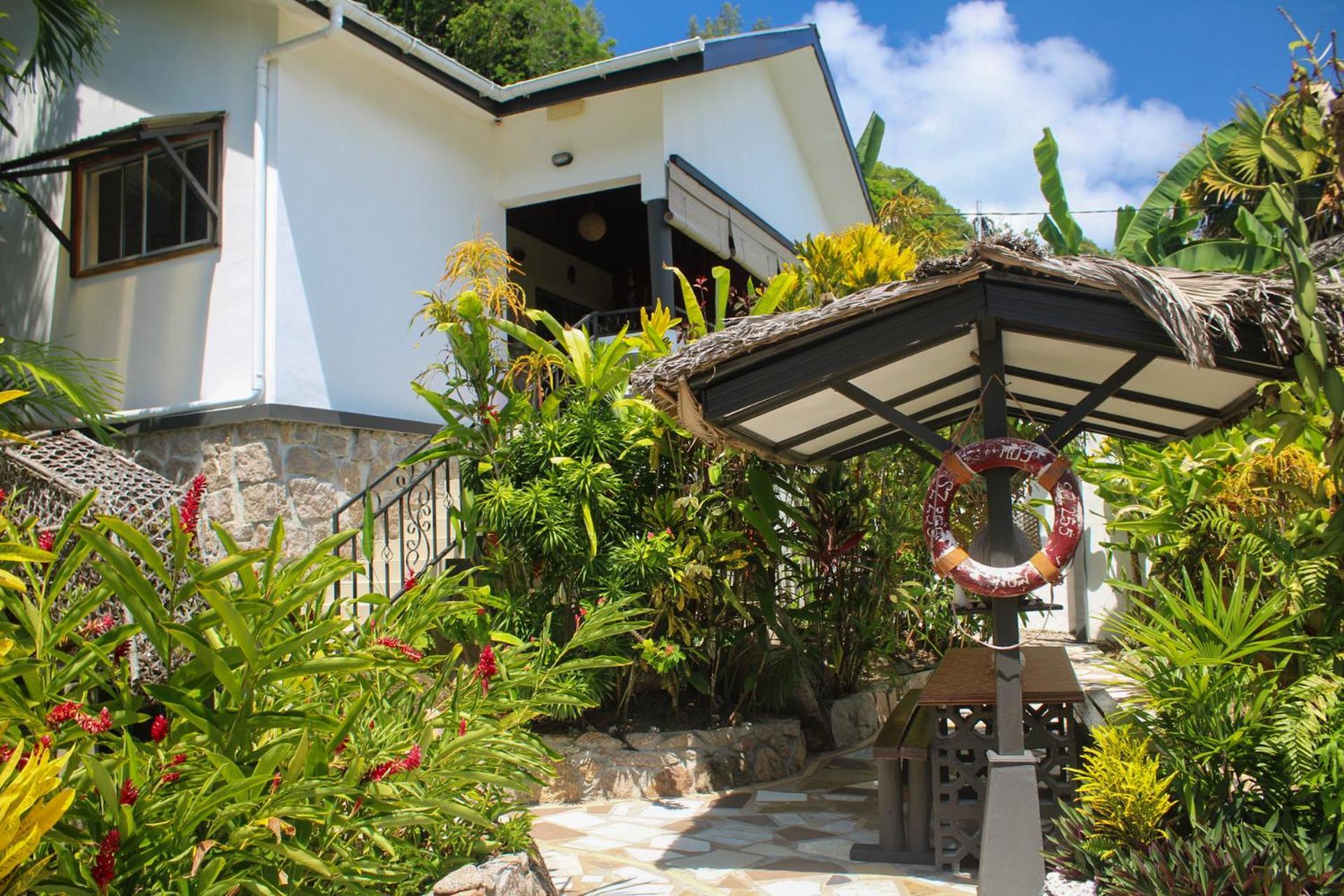 Nid'Aigle Lodge Baie Sainte Anne Exteriör bild