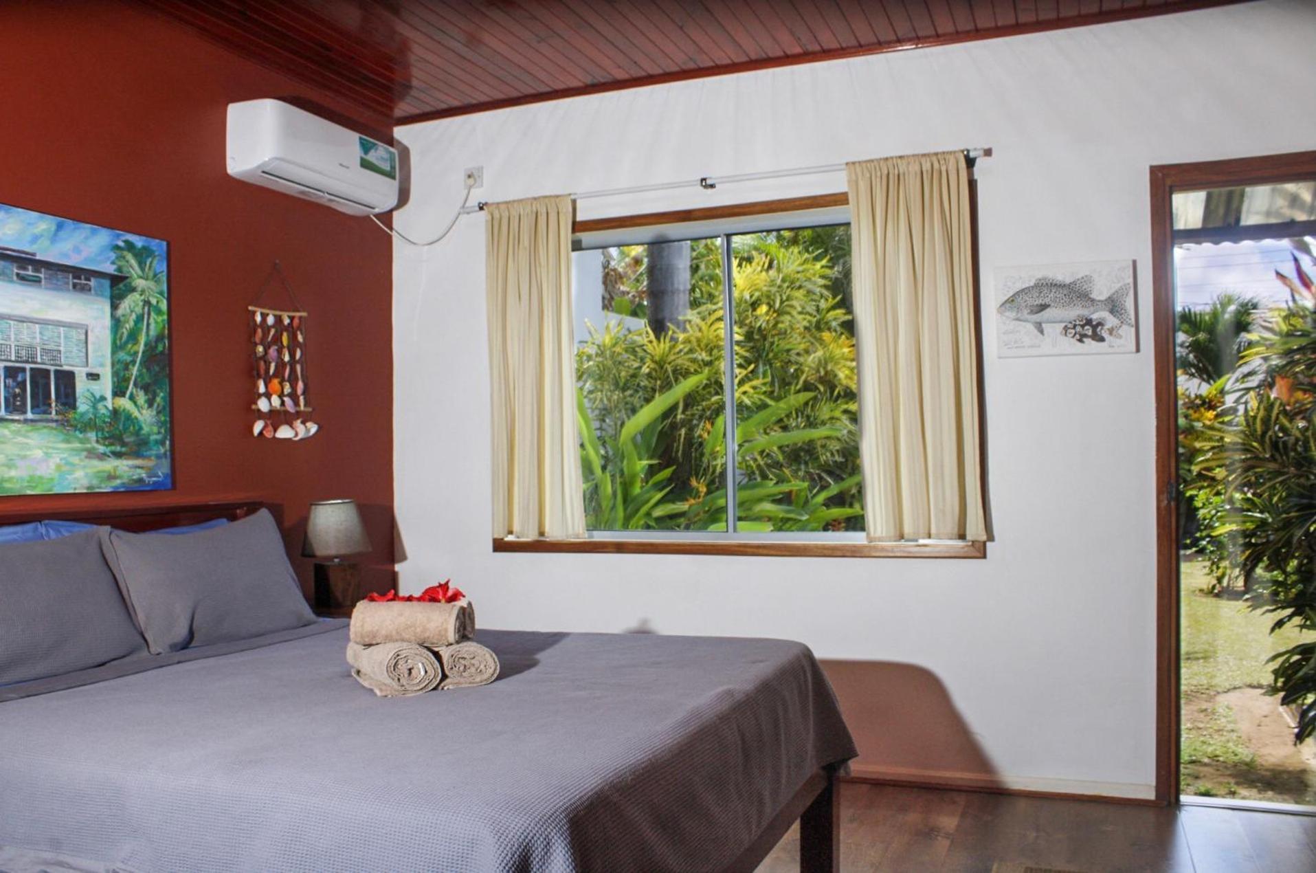 Nid'Aigle Lodge Baie Sainte Anne Exteriör bild